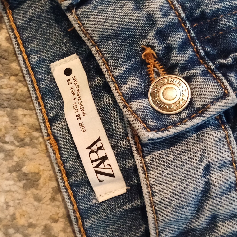 Zara High Rise Blue Jeans - Picture 3 of 12